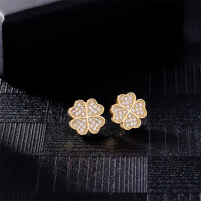 Stud Earrings with 4-Leaf Clover in Gold Zircon