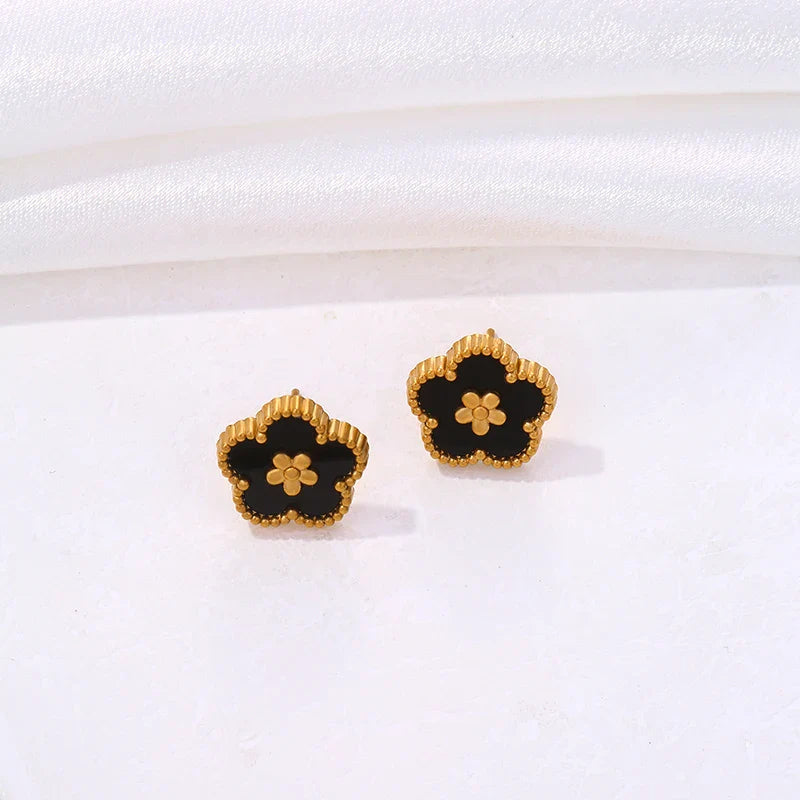 Stud Earrings with 5-Leaf Clover Black