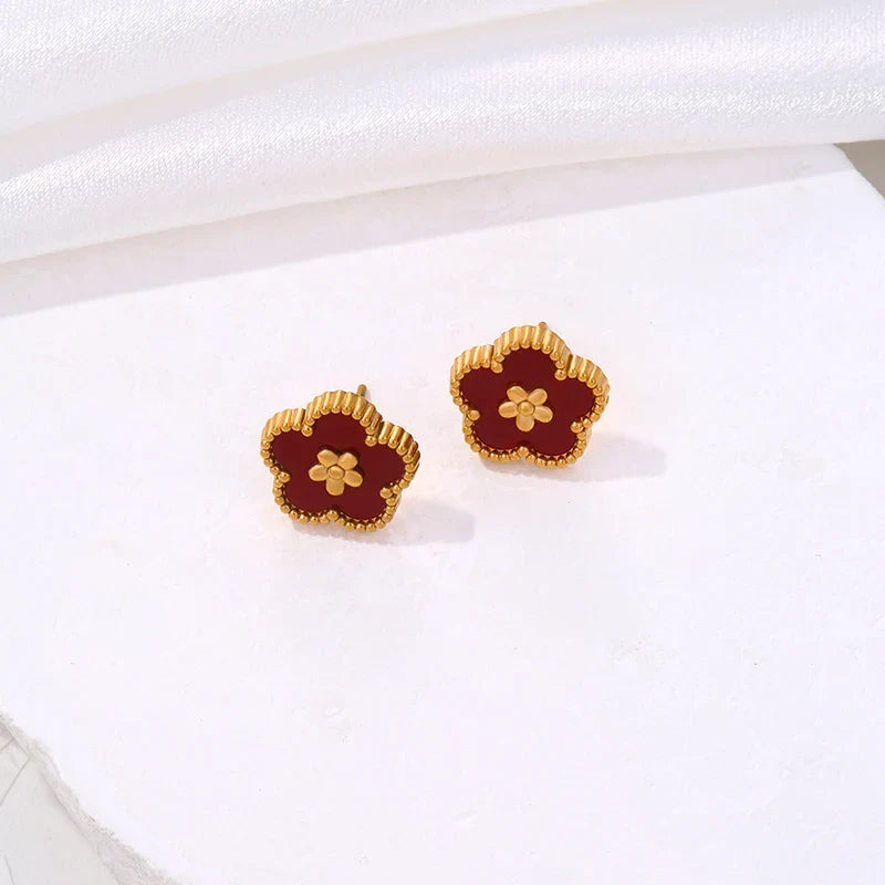 Stud Earrings with 5-Leaf Clover Red