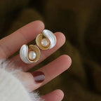 Stud Earrings in Mother-of-Pearl and Shell Pearl