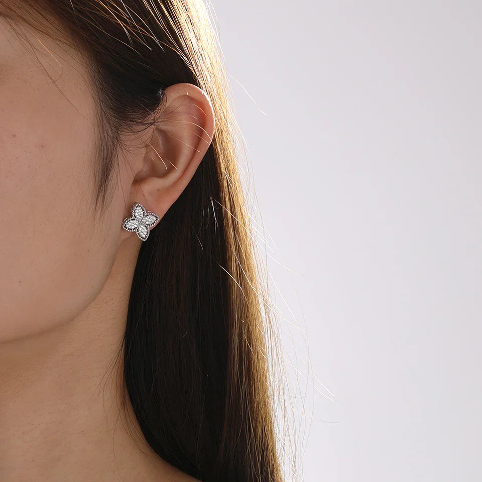 4-Leaf Clover Stud Earrings in Silver Zircon