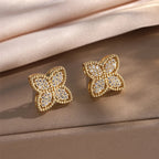 4-Leaf Clover Stud Earrings in Gold Zircon