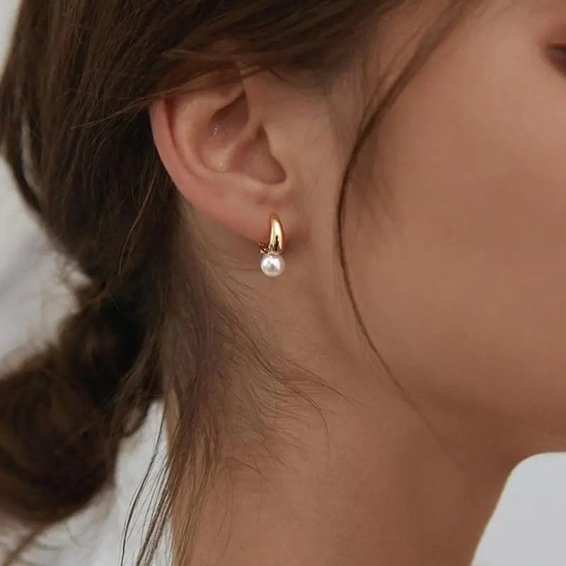 Retro Style Hoop Earrings with Pearl