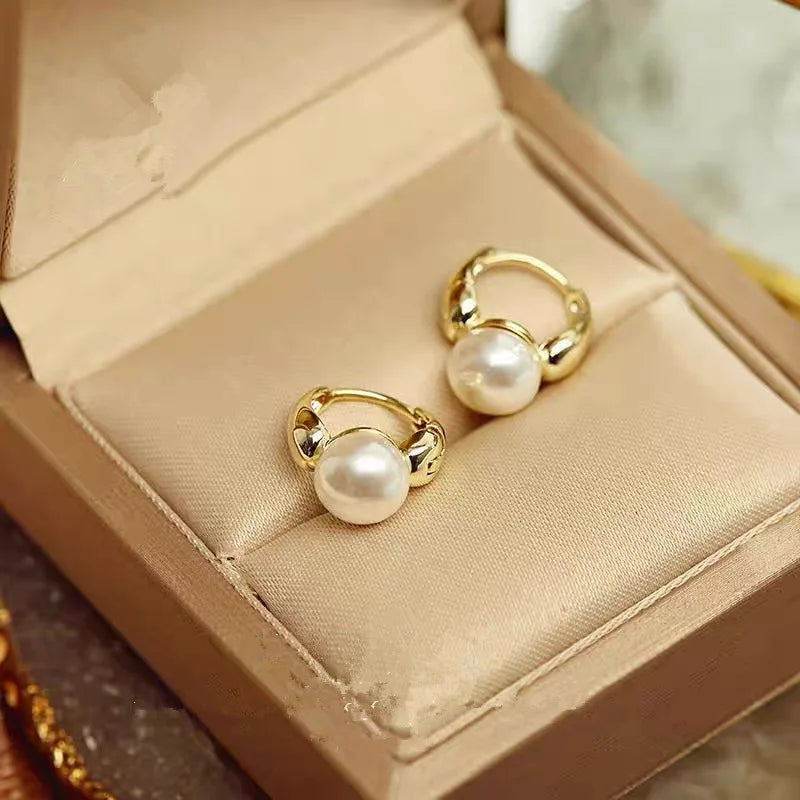 Retro Style Hoop Earrings with Pearl