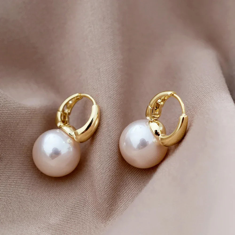 Elegant Hoop Earrings with Pearl