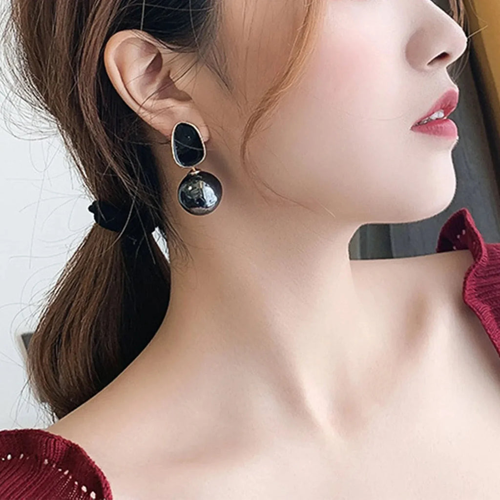 Retro Style Earrings with Black White Pearls