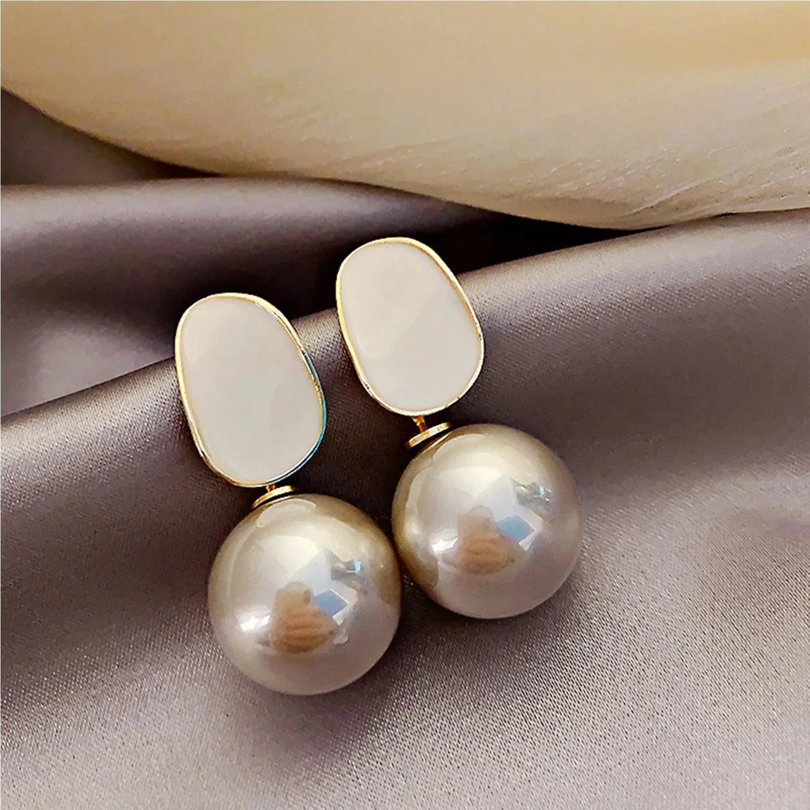 Retro Style Earrings with Beige White Pearls