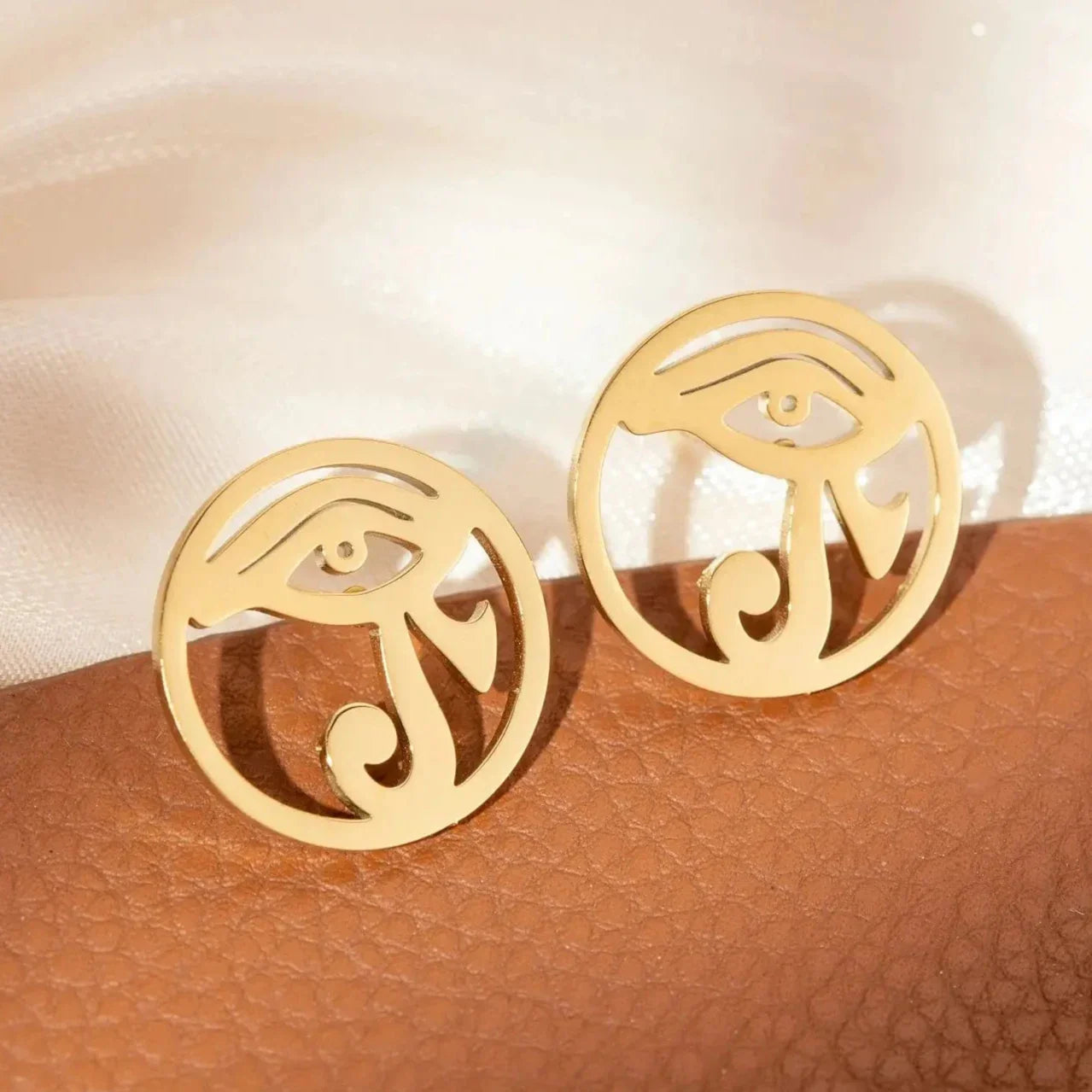 Egypt Earrings Eye of Horus gold