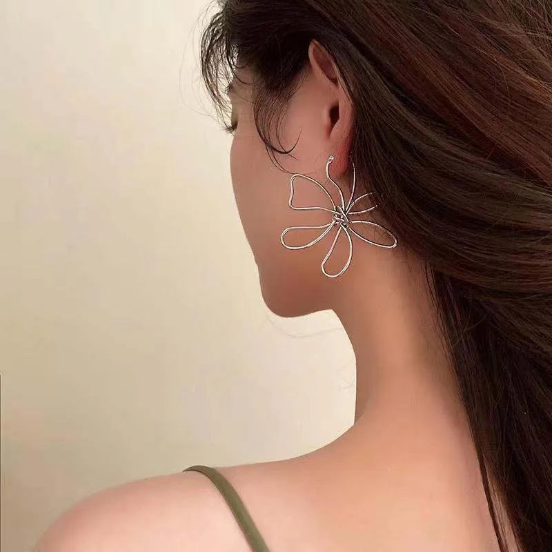 Vintage Asymmetric Flower Stud Earrings Silver
