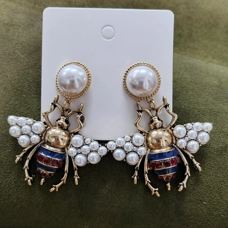 Bee drop earrings with pearl