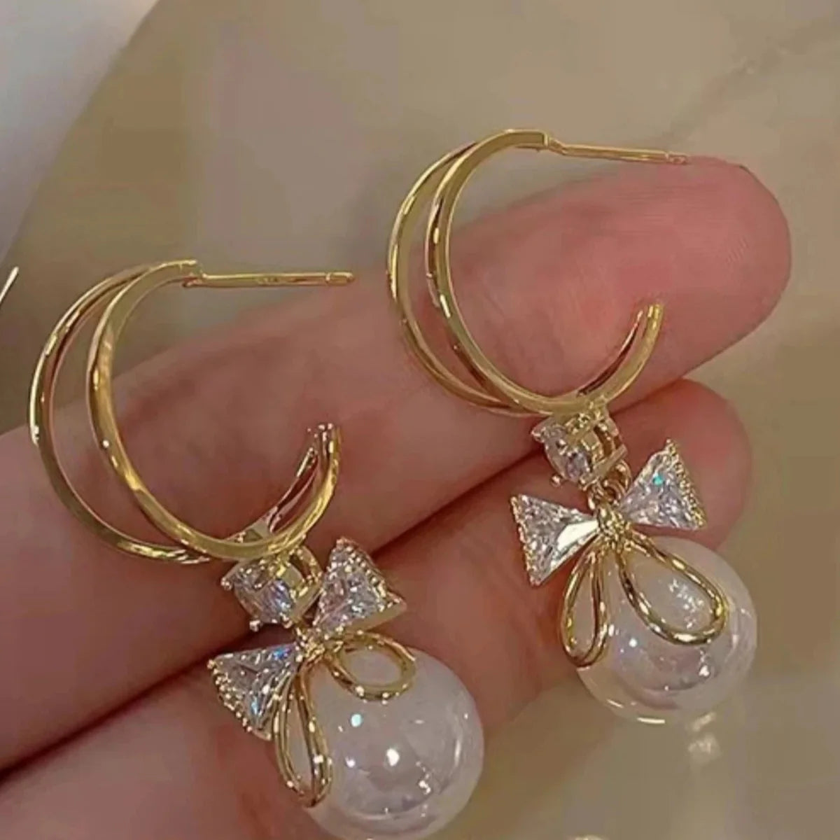 Dangling Earrings with Butterfly Bow and Pearl