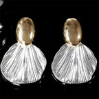 Dangling Shell Earrings in the Shape of Scallop Shells
