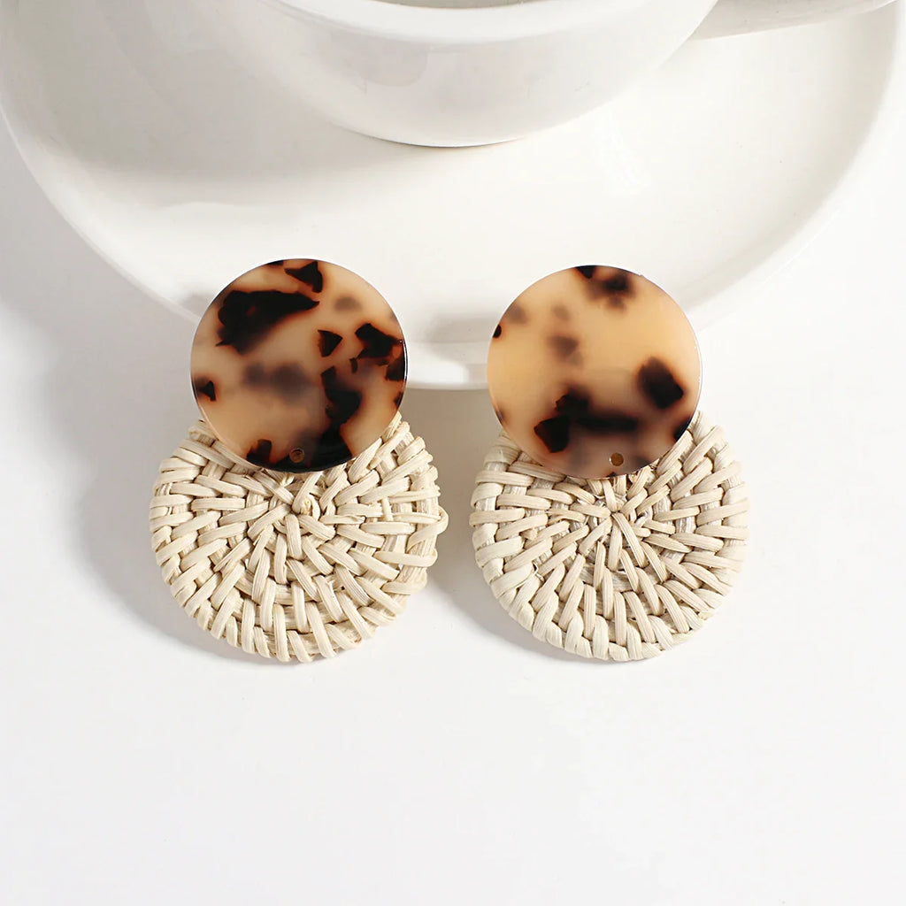 Bohemian Style Dangling Earrings with Natural Effect