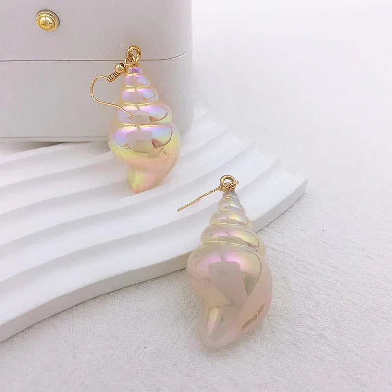 Dangling Earrings in Mother-of-Pearl Shell Snail