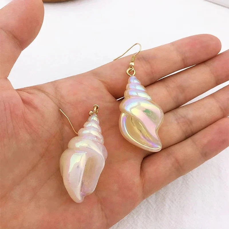 Dangling Earrings in Mother-of-Pearl Shell Snail