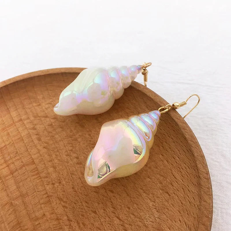 Dangling Earrings in Mother-of-Pearl Shell Snail