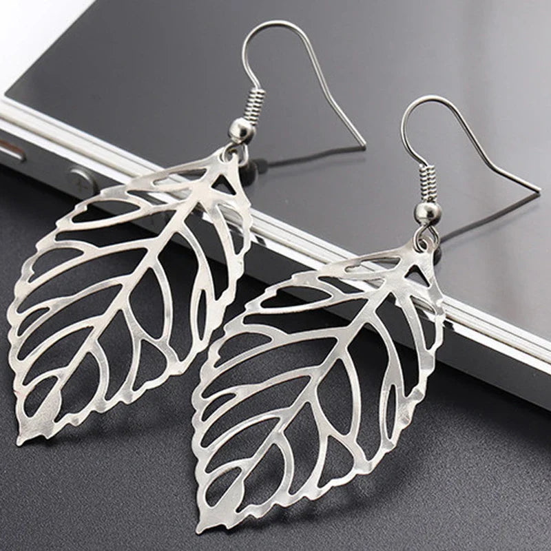 Dangling Laurel Leaf Earrings silver