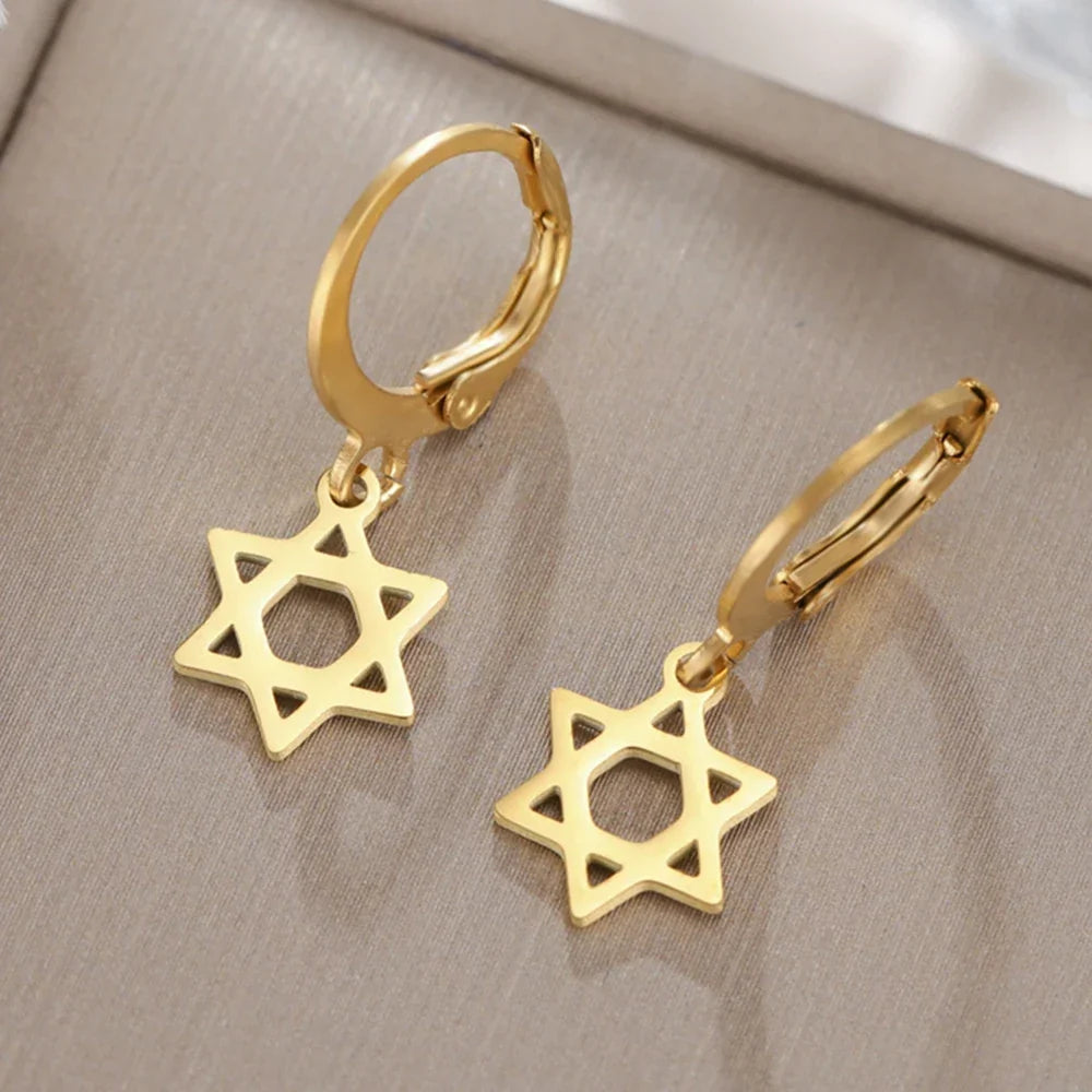 Women's dangling earrings with the symbolic Jewish Star of David in gold