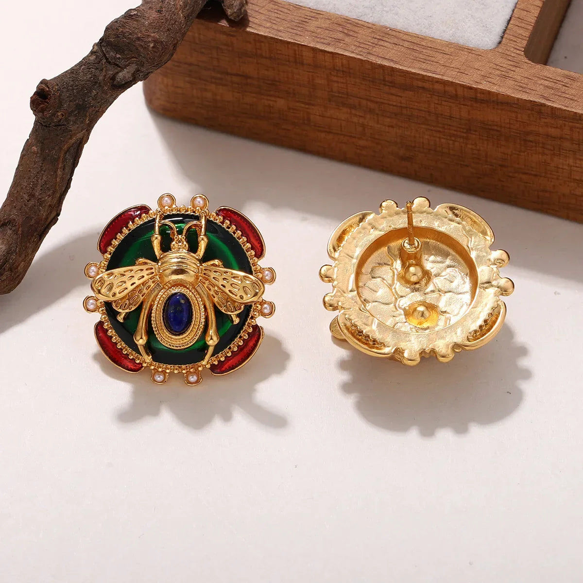 Round bee earrings green
