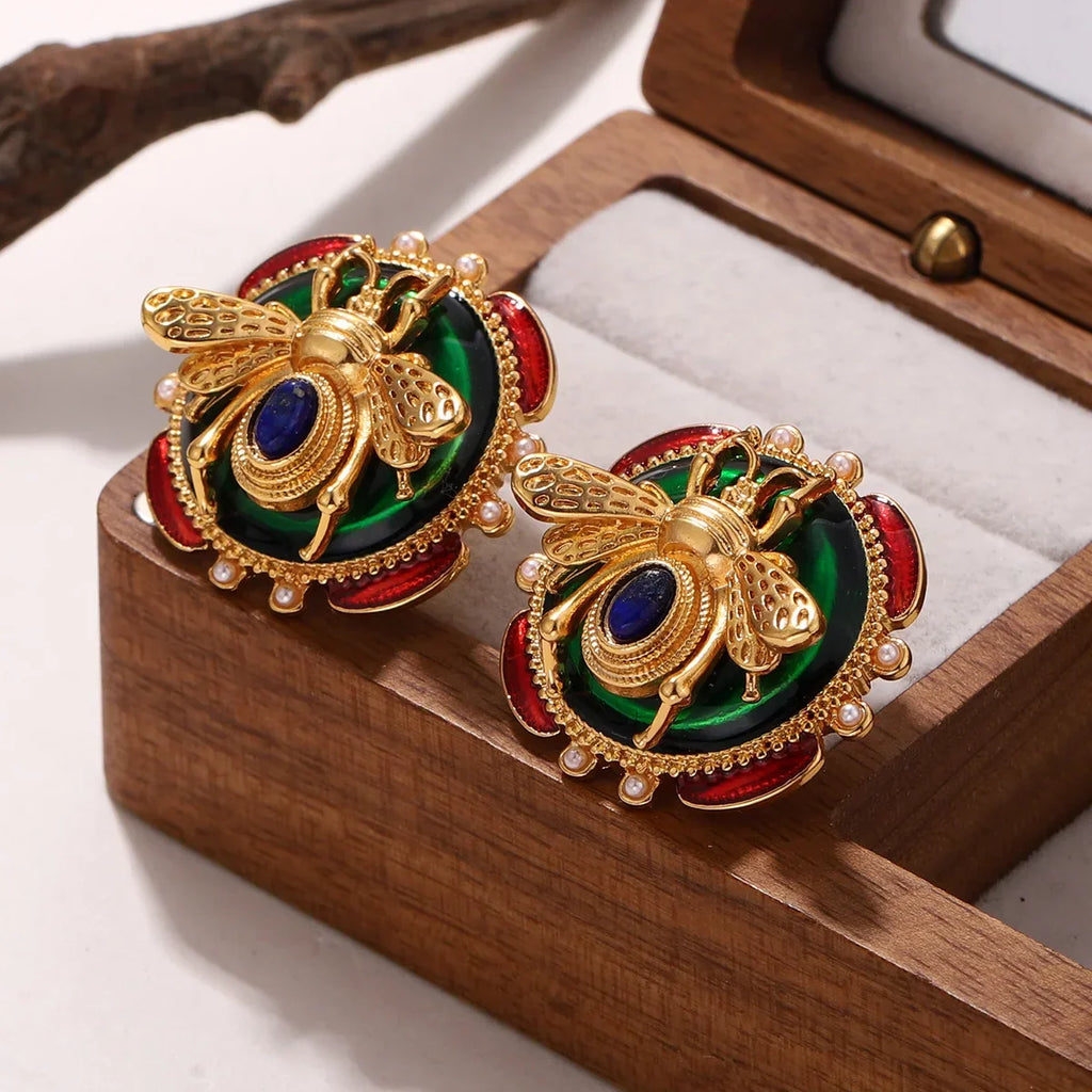 Round bee earrings green