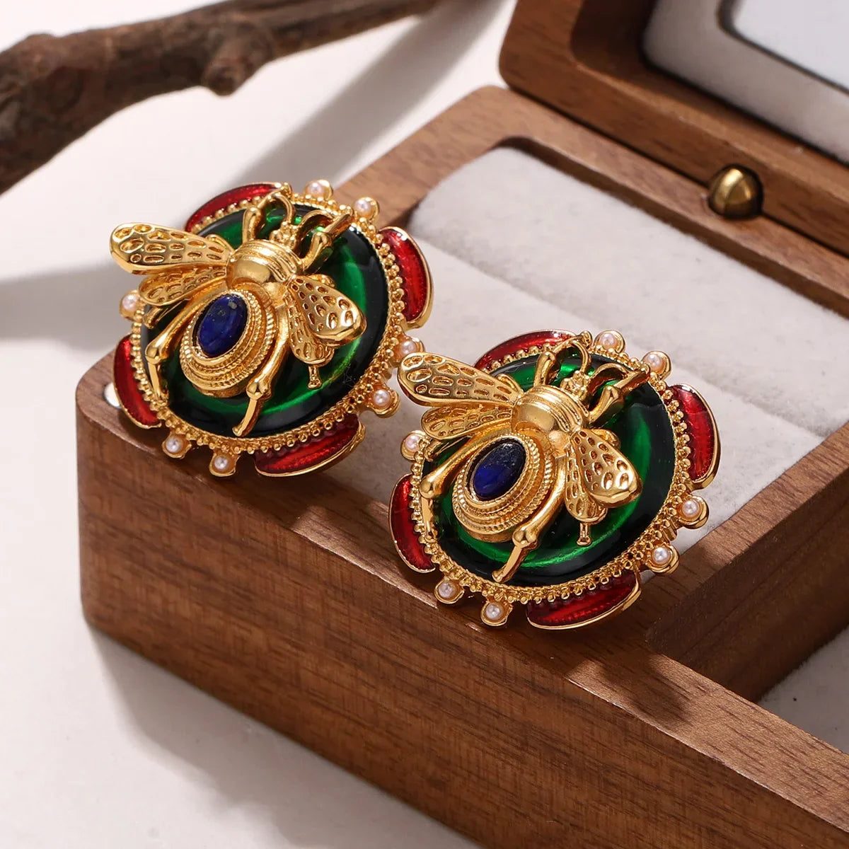 Round bee earrings green
