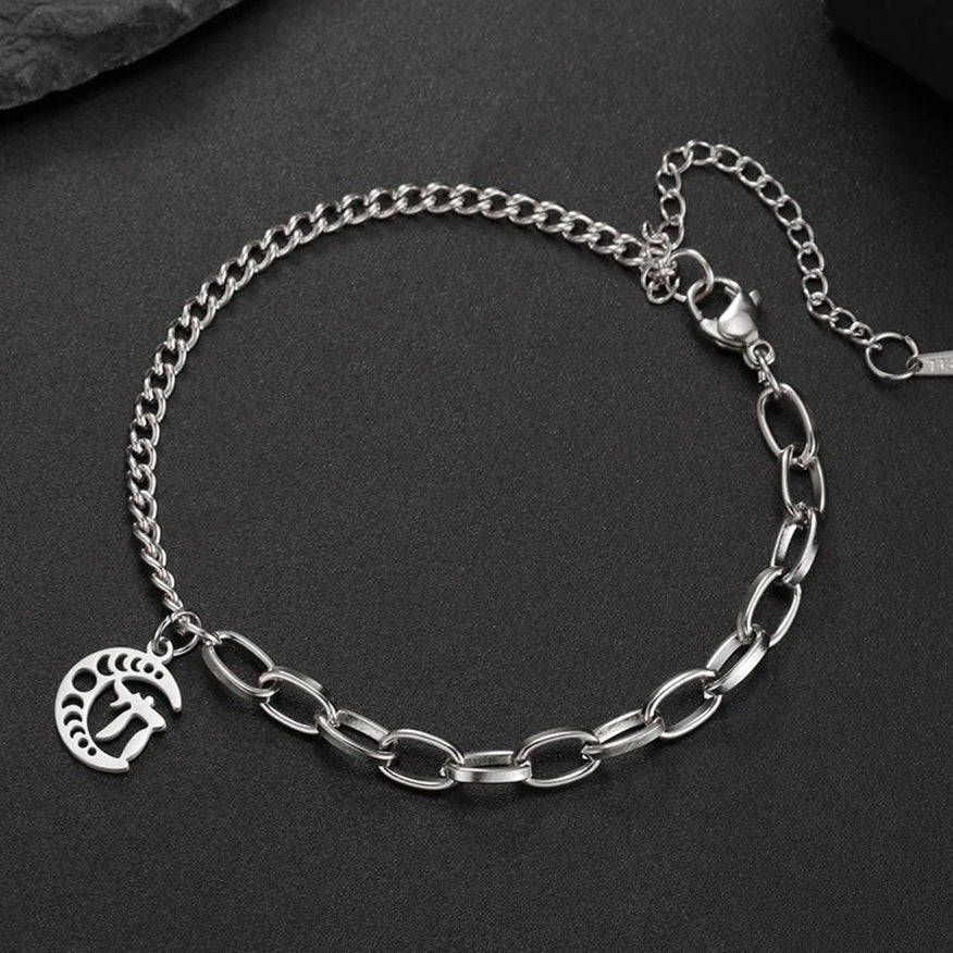 Bracelet with the Jewish protection symbol Chai on a silver crescent moon