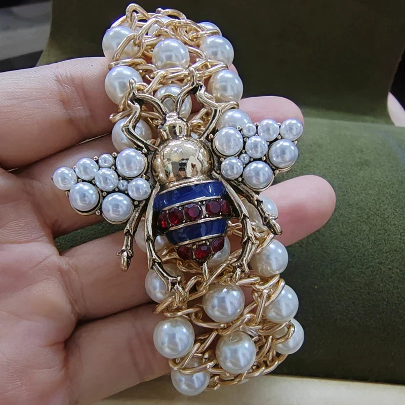 Bracelet with blue bee beads
