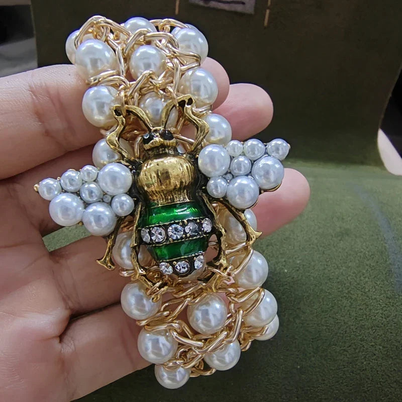 Bracelet with green bee beads