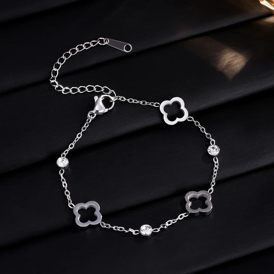 Bracelet with 4-Leaf Clovers with Silver Zircon