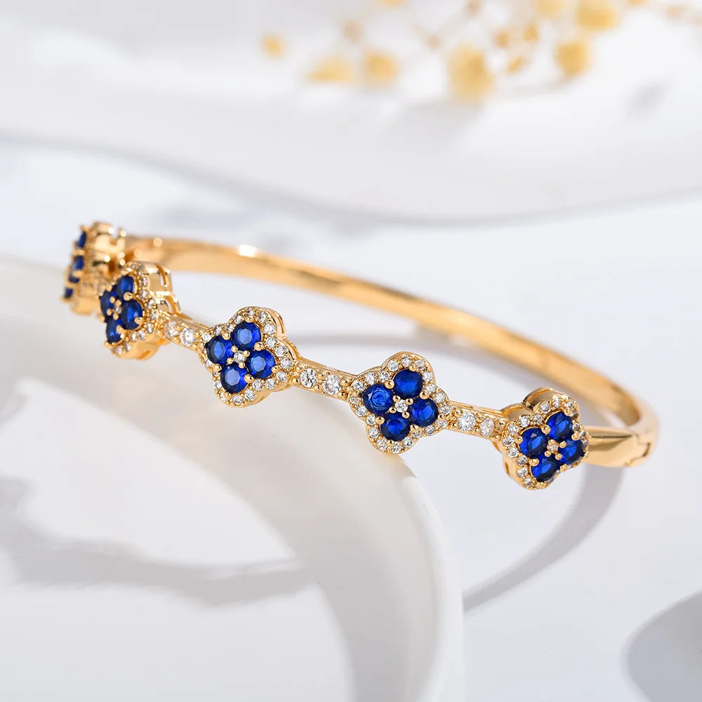 Bracelet with 4-Leaf Clover in Zircon and Blue Stones