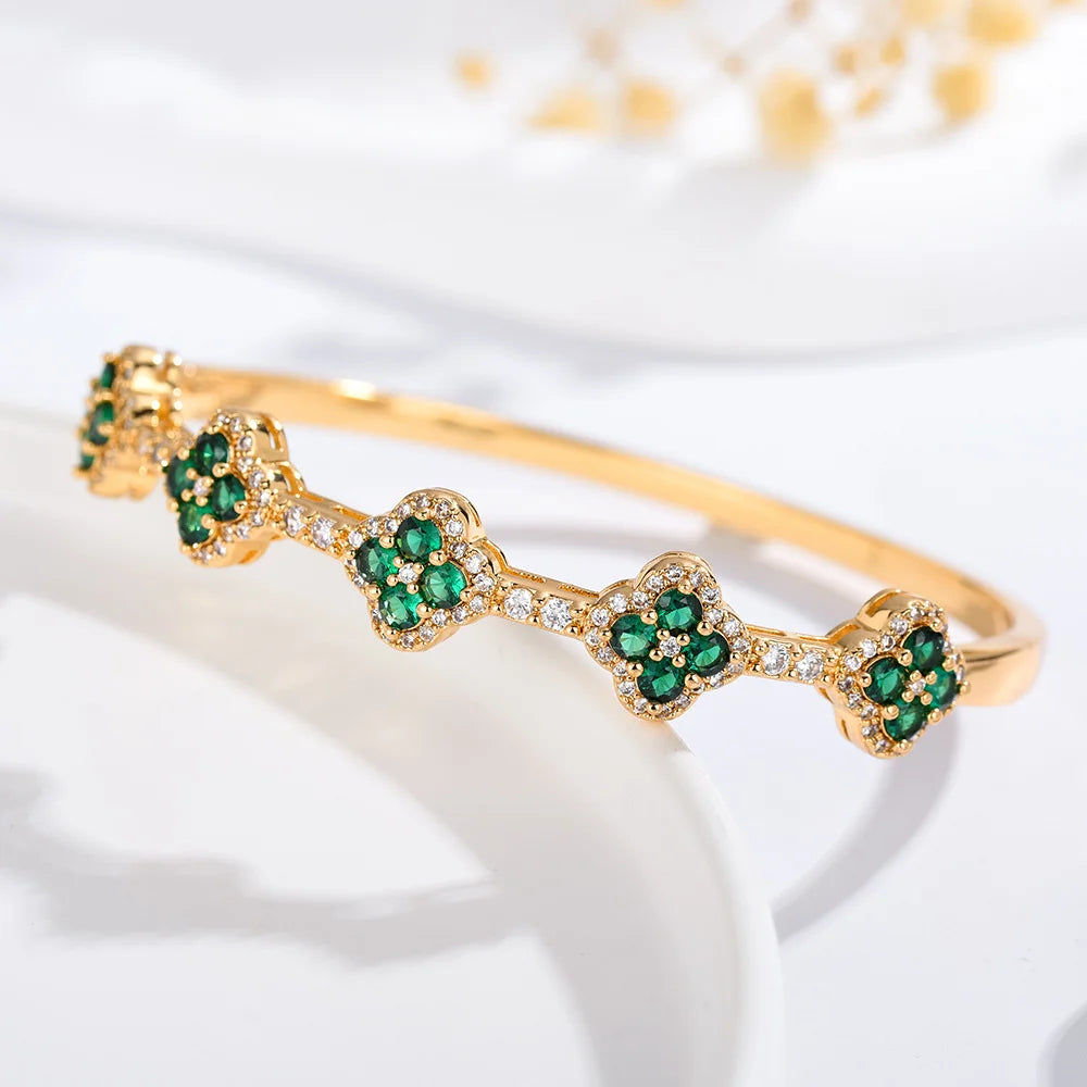 Bracelet with 4-Leaf Clover in Zircon and Green Stones