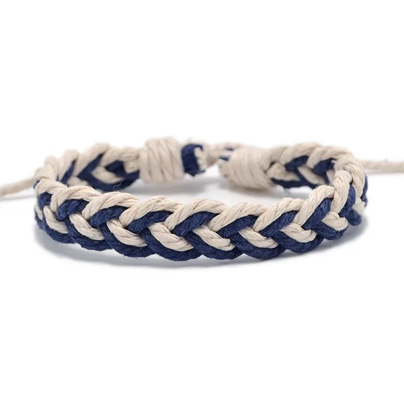Artisanal Brazilian bracelet in natural colors