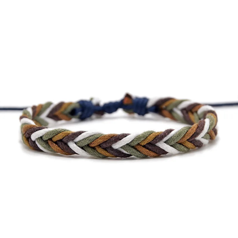 Minimalist Brazilian Bracelet in Green and White Cotton Thread