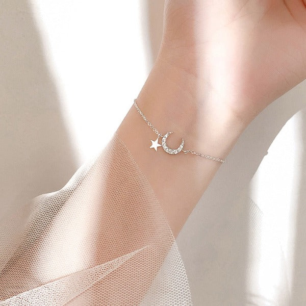 Women's Crescent Moon Bracelet Silver-colored Chain