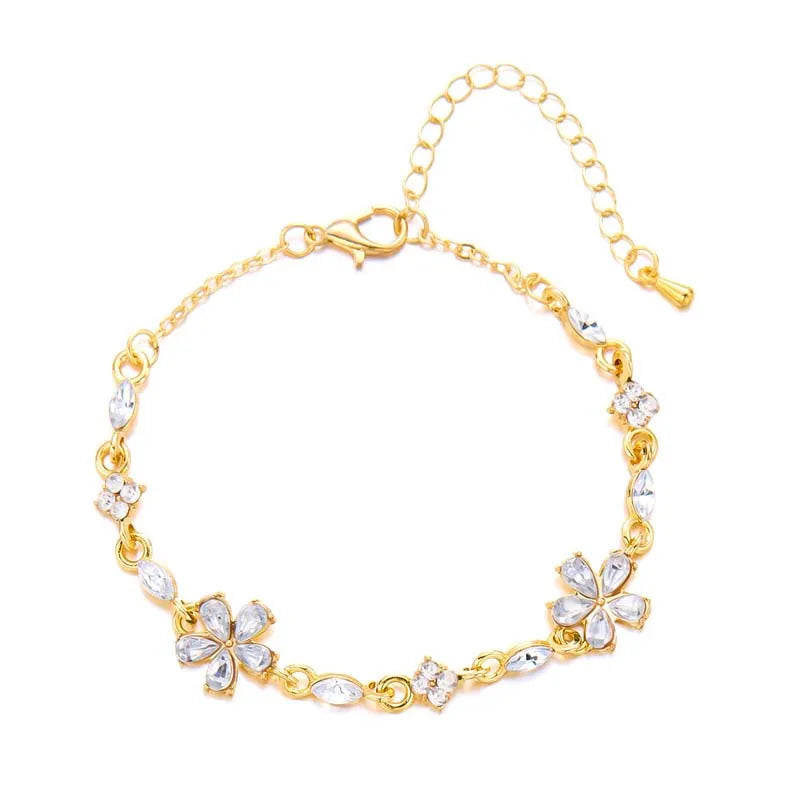 Elegant Bracelet with White Flowers