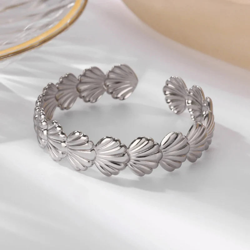 Elegant Bracelet Shells Starfish and Scallop Scallop Silver