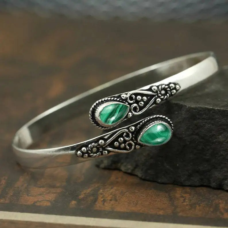 Elegant Green Ethnic Style Bracelet