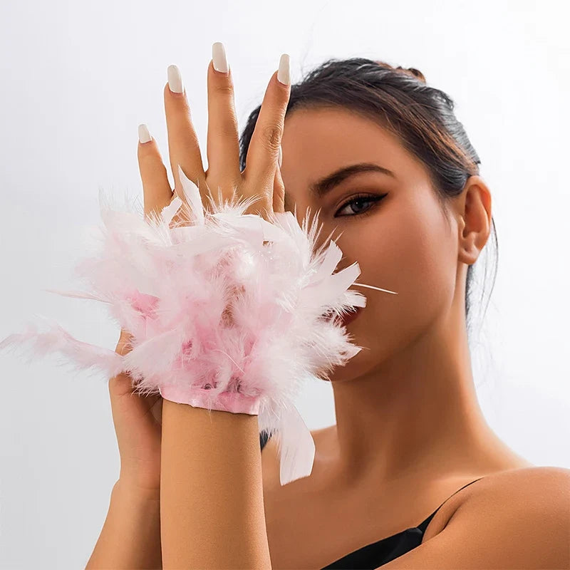 Pink vaporous pink feather bracelet
