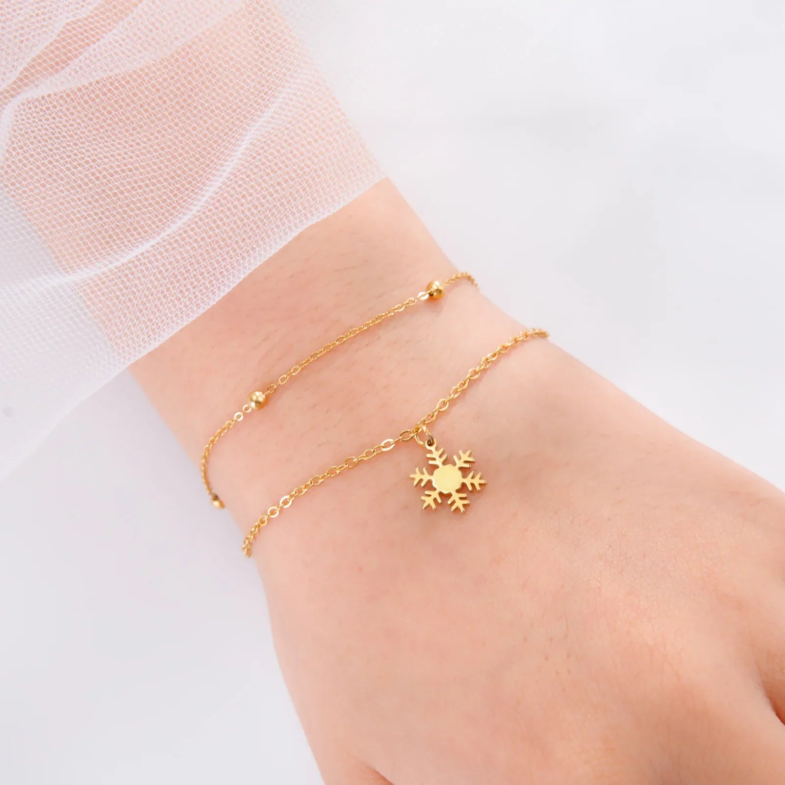 Winter Snowflake Chain Bracelet gold