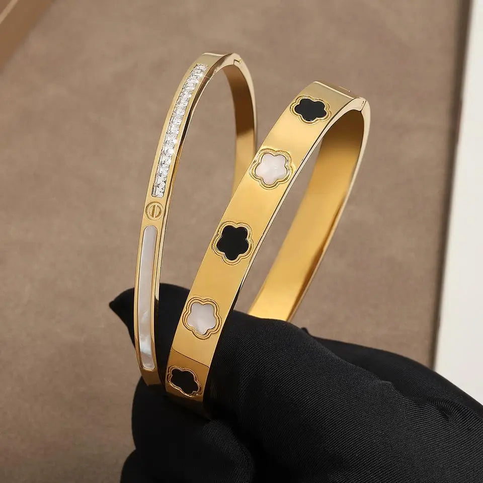 Fine Flowers ID Bracelet with 5 Petals b