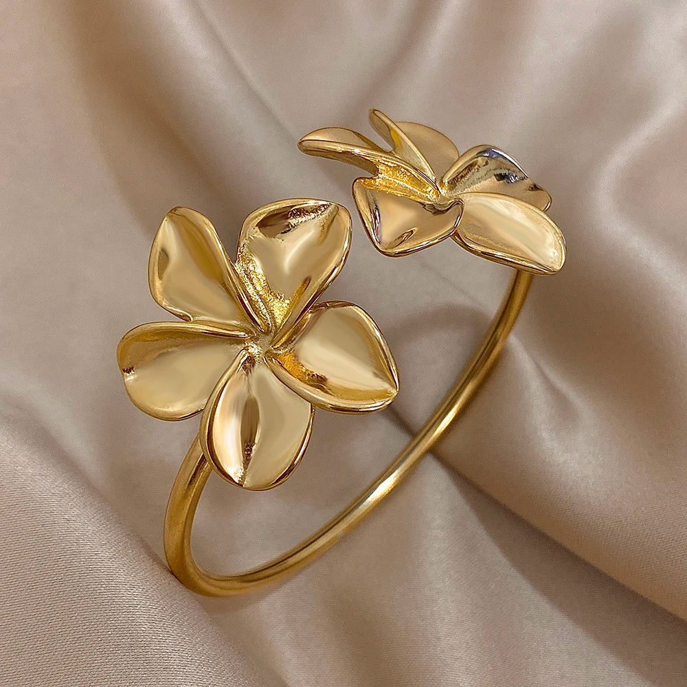 Large Flower ID Bracelet with 5 Petals gold