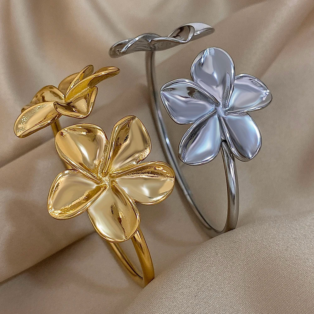 Large Flower ID Bracelet with 5 Petals gold