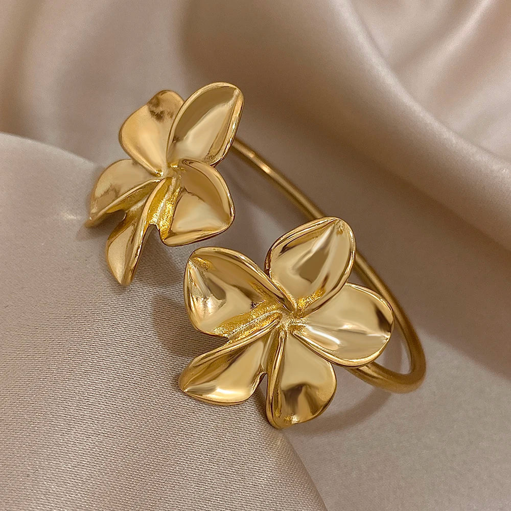 Large Flower ID Bracelet with 5 Petals gold