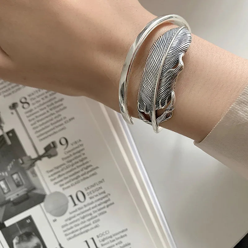 Silver-tone feather bracelet for women