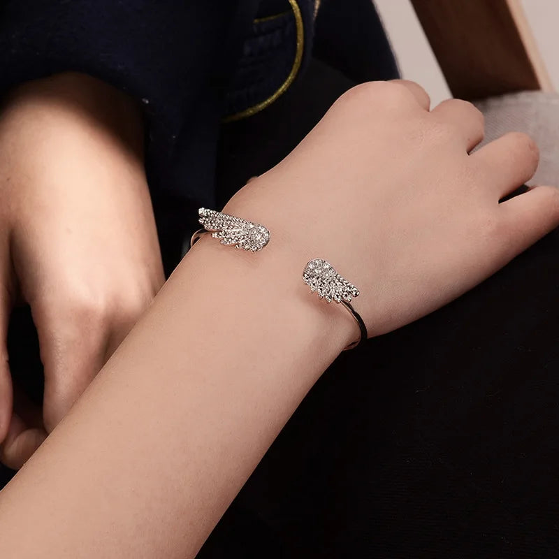 Women's silver angel wings bracelet