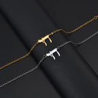 Women's bracelet with the Jewish Chai symbol in gold