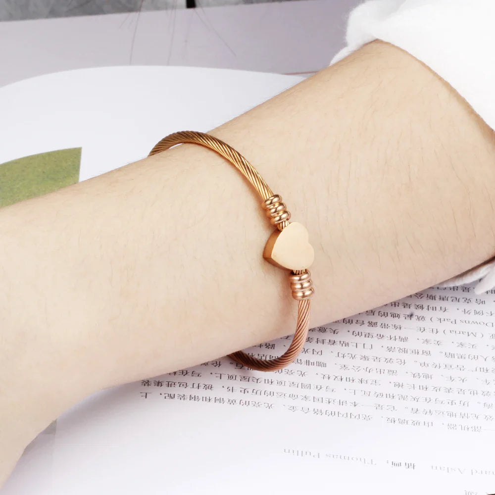 Adjustable Heart Curb Chain Bracelet for Women rose gold