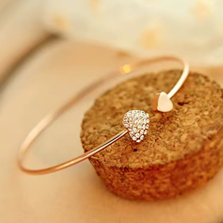 Retro Bracelet with Heart and Crystal