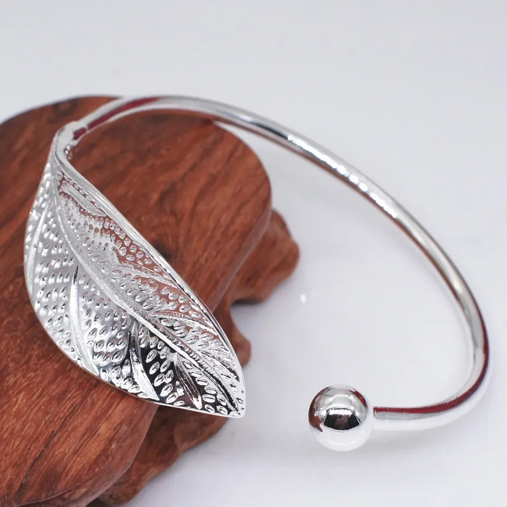 Retro Laurel Flower Bracelet