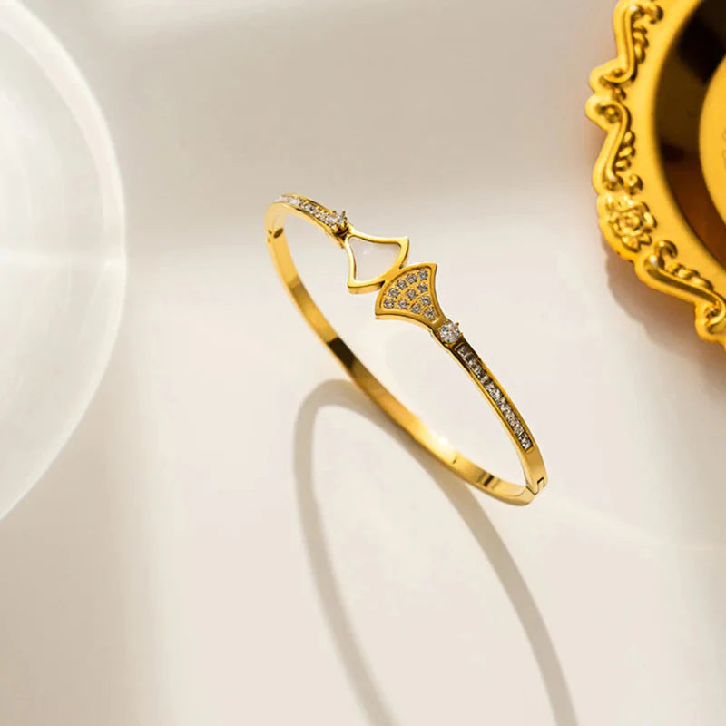 Ethnic Shell Scallop Gold Bracelet